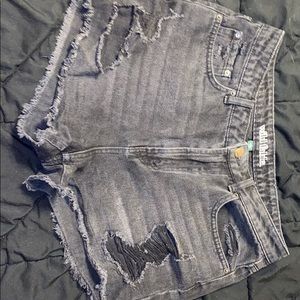 High waisted mom shorts. *size 9